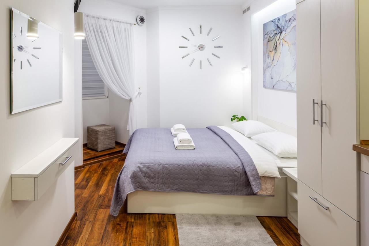 Cozy Apartments Center Lviv Bagian luar foto